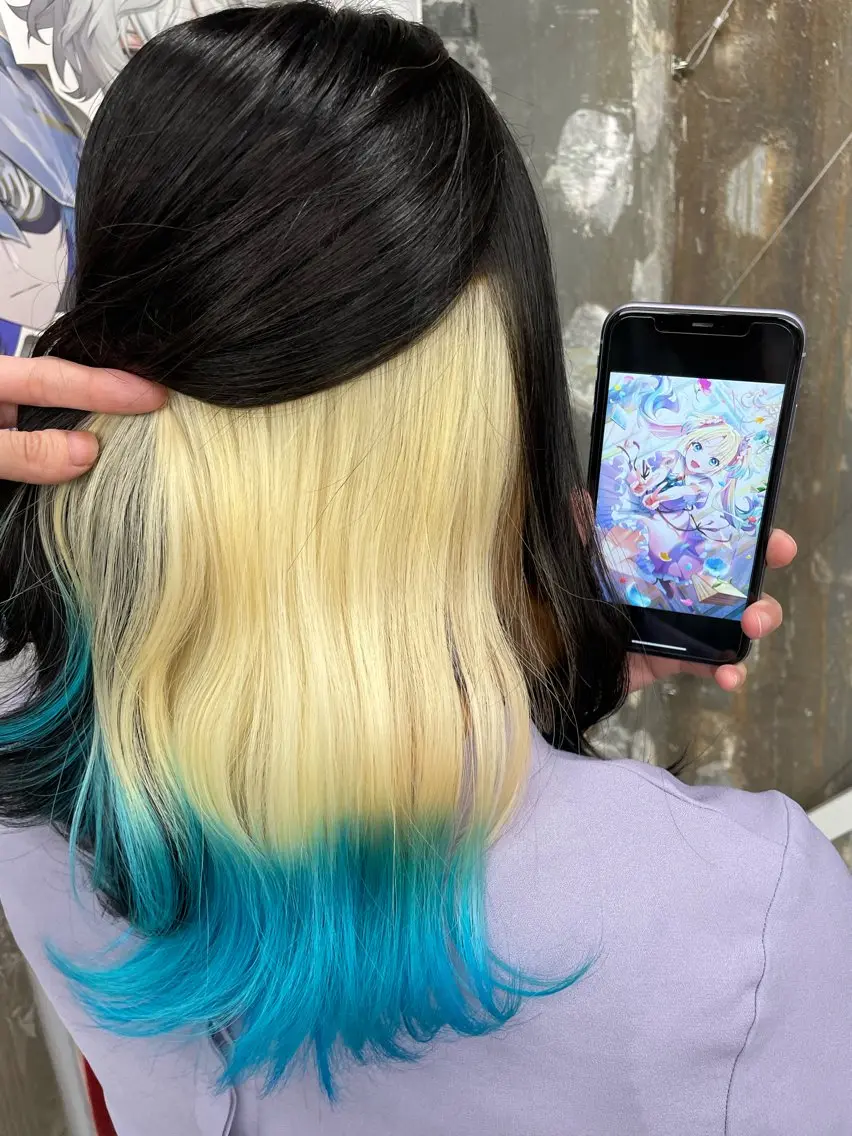 ミディアム カラー 抜きっぱなしブロンド ブロンド ブルーカラー グラデーションカラー インナーカラー ヘアカラー インナーカラー 推し ブリーチ 髪質改善のヘアスタイル