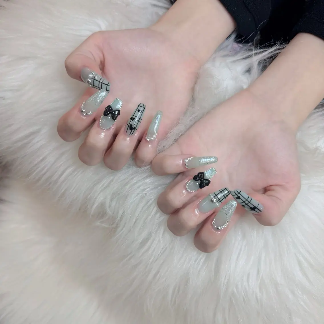 ネイル ジェルネイル 韓国ネイル マグネットネイル ネイルチップ 冬ネイル Lenie Nail Salonのネイルデザイン