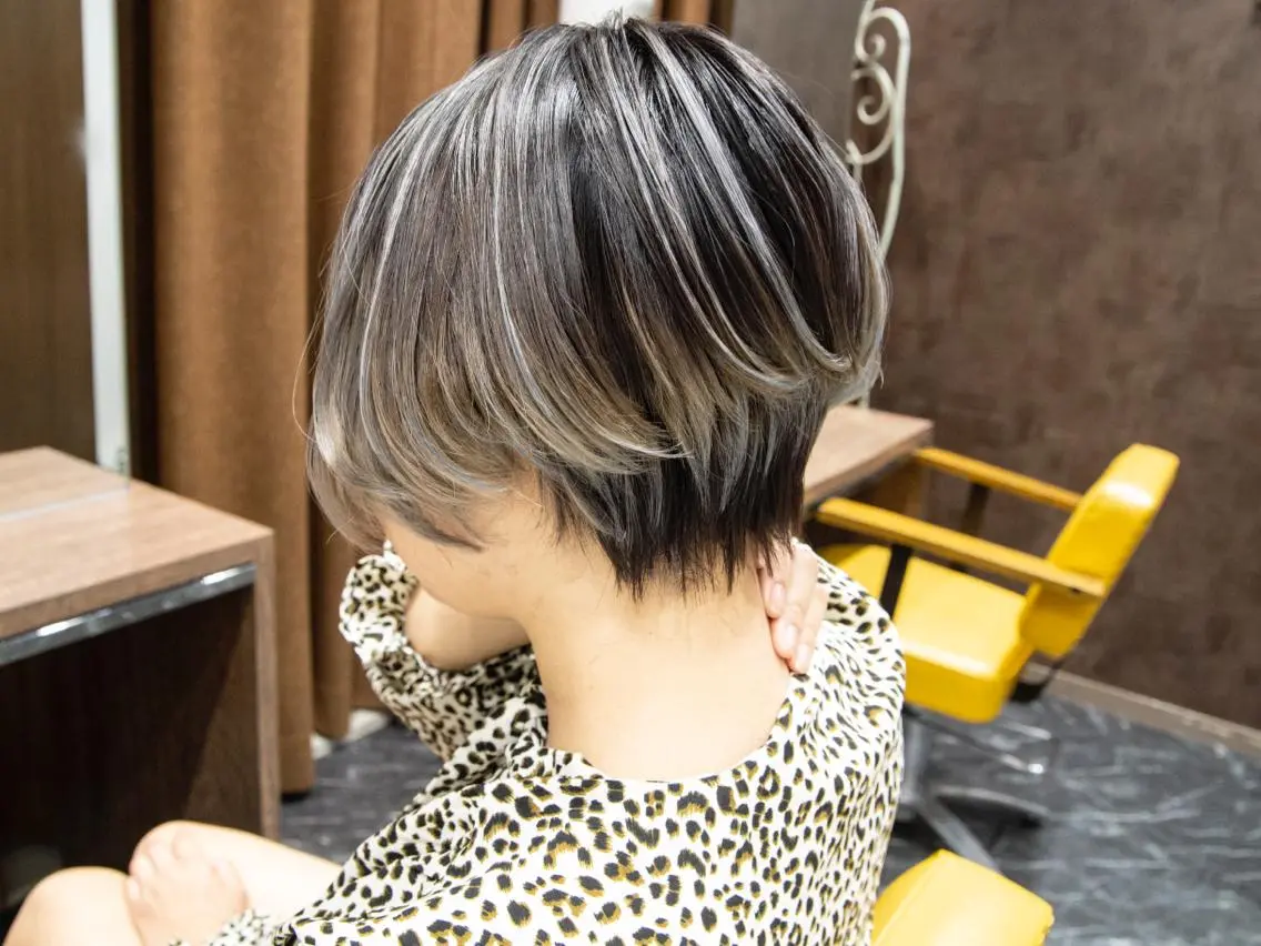 ショート カラー ショートボブ バレイヤージュ ボブ レイヤーカット ショートヘア カット Re:ta Hair 飯田淳平のヘアスタイル