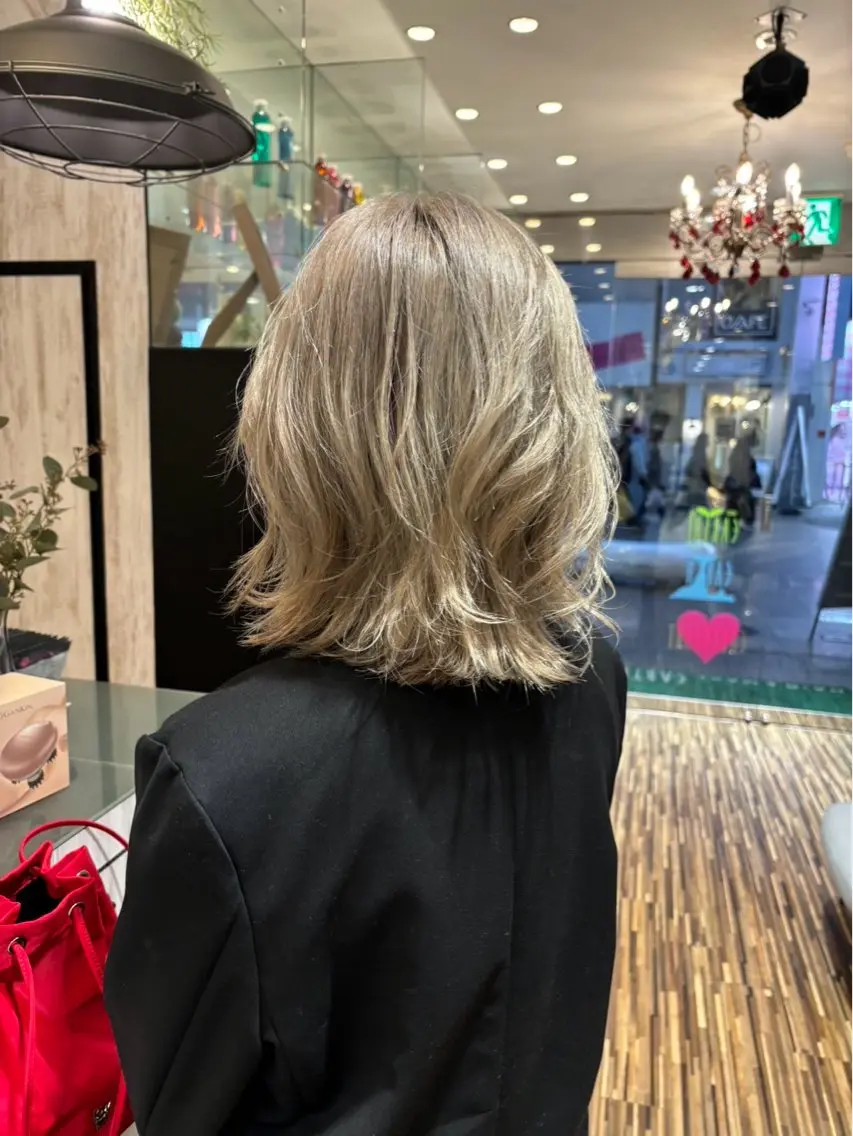 【冬の特別価格ご新規限定】ブリーチ２回➕カラー➕内部補修トリートメントコースの写真