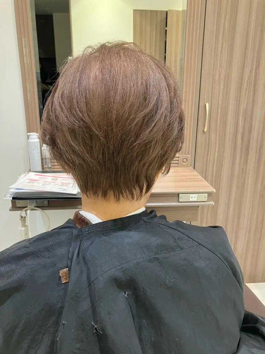 ショート カラー ☂️Ash 新杉田☂️山本のヘアスタイル
