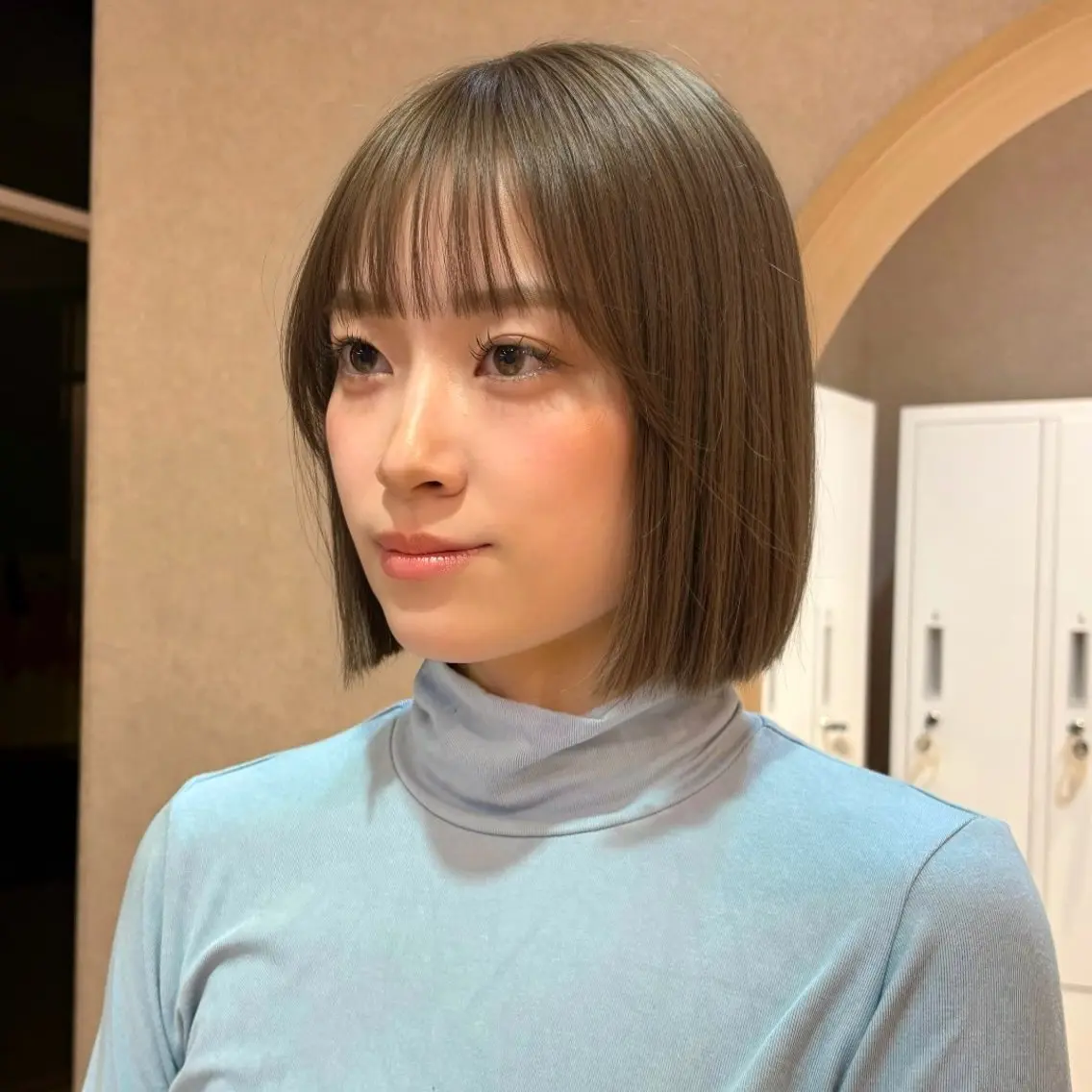ショート カラー ベージュカラー オリーブベージュ ボブ 顔まわり🥨レイヤー /透明感/水口舞奈のヘアスタイル