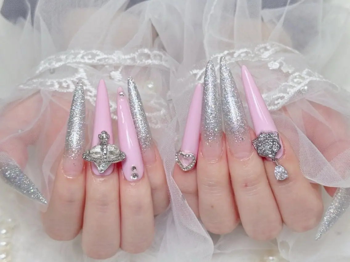 ネイル lucky nail 歌舞伎町のネイルデザイン