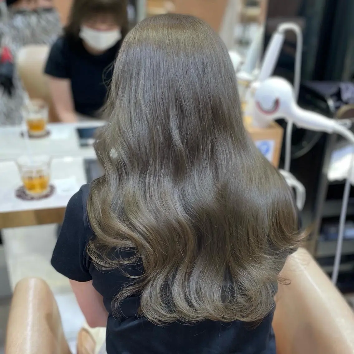 ロング カラー ブリーチ ヘアカラー 韓国🇰🇷透明感 ERIのヘアスタイル
