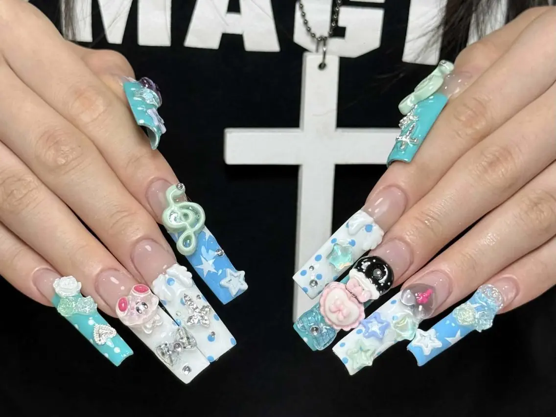 ネイル チークネイル ドット フレンチネイル グラデーション ハート ハンドネイル ハンドケア Eli Muse 新宿ネイルのネイルデザイン