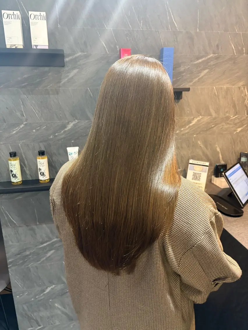 ロング カラー ヘアアレンジ ベージュカラー オリーブベージュ 髪質改善 トリートメント カット ヘアカラー トリートメント Day&Night kanaのヘアスタイル