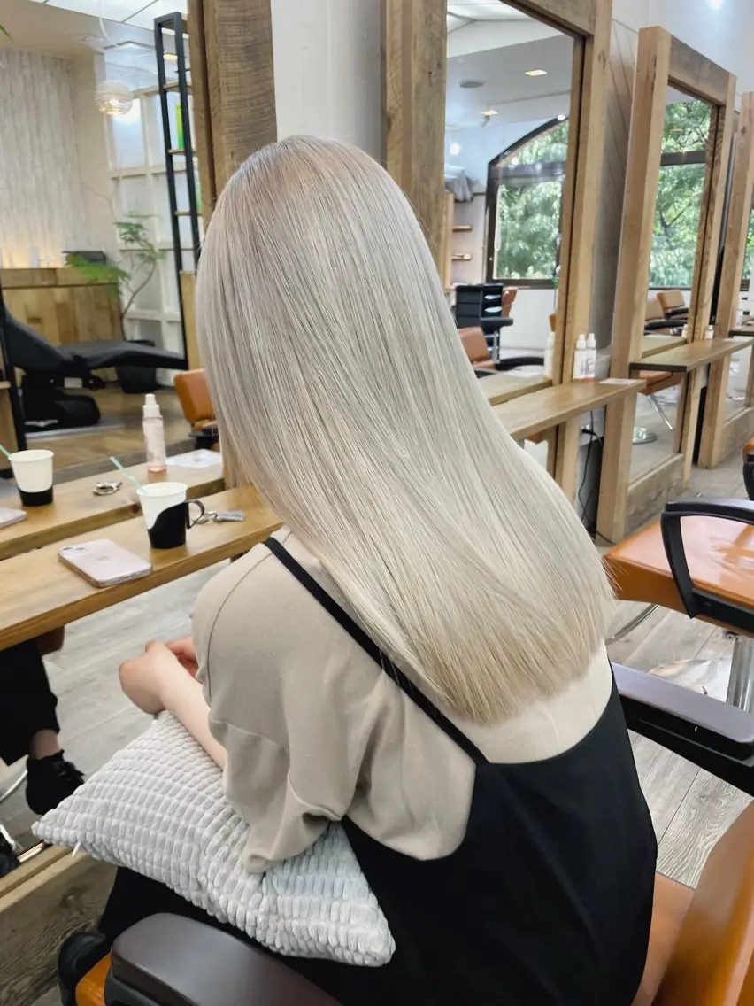 ロング カラー ブリーチ カット ヘアカラー HIKARU副店長/ ✨️髪質改善のヘアスタイル