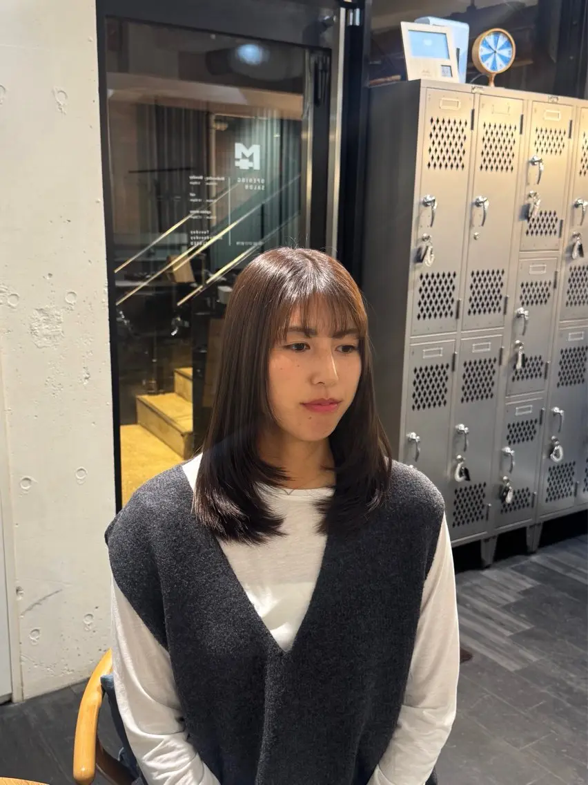 セミロング カラー アッシュ アッシュブラウン ブラウンカラー レイヤーカット 艶髪ヘア🕯🪄/ Miyuu🧸🤍のヘアスタイル