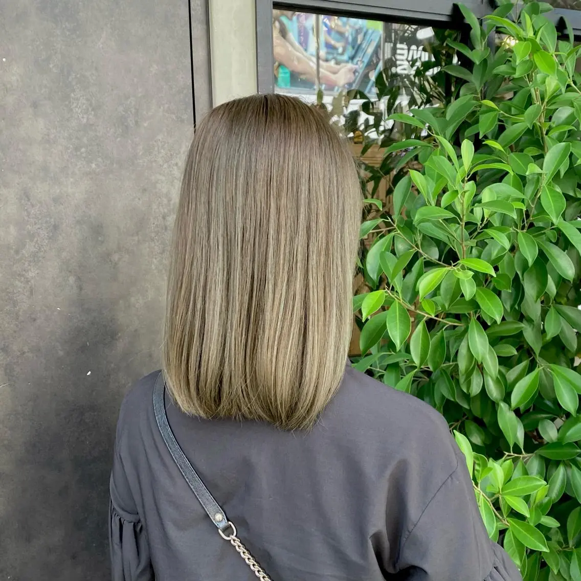 セミロング カット ヘアカラー トリートメント 比嘉 陽のヘアスタイル