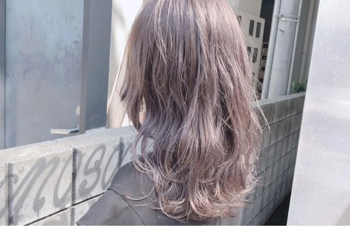 セミロング カラー ヘアアレンジ ブリーチ グレージュ ラベンダーカラー ラベンダーグレージュ ラベンダーグレー カット ヘアカラー パーマ 縮毛矯正 トリートメント ヘアセット 透明感カラー× レイヤーカット✨高梨のヘアスタイル