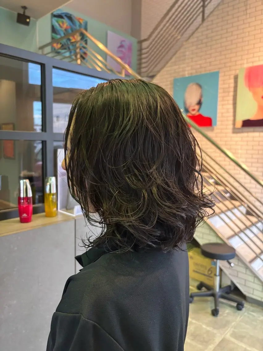 ミディアム ミディアムレイヤー ミディアムパーマ レイヤーカット パーマ 🫧古田 穂香🫧カットモデルのヘアスタイル