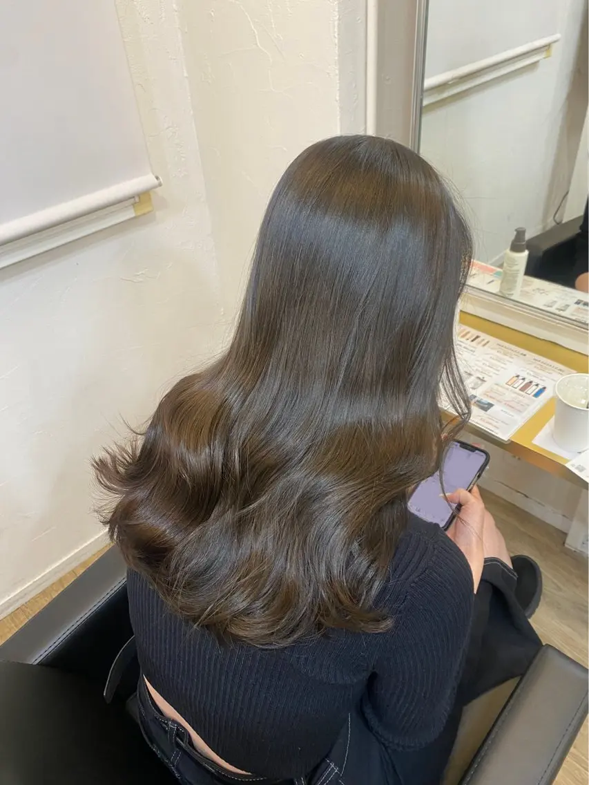 ロング カラー ベージュカラー 透明感カラー オリーブベージュ オリーブカラー カット ヘアカラー みやび/透明感カラー /髪質改善のその他イメージ