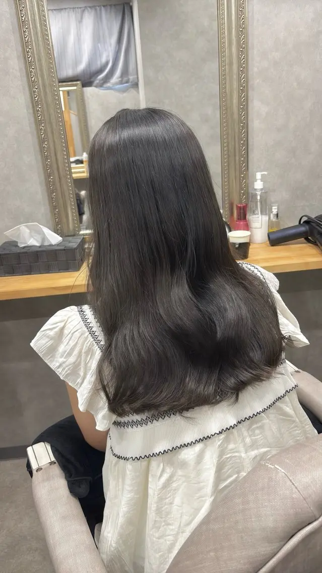 セミロング カラー ブリーチ ダークグレー ダークグレージュ グレージュ ブリーチなしカラー カット ヘアカラー 透明感カラー/ ブリーチ無し/RYOのヘアスタイル