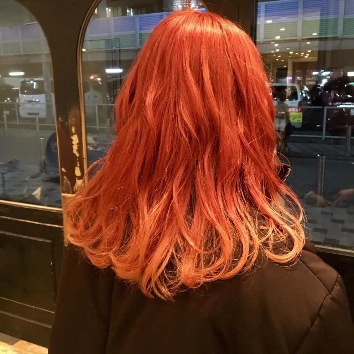 ロング SAKINO ベージュカラーのヘアスタイル