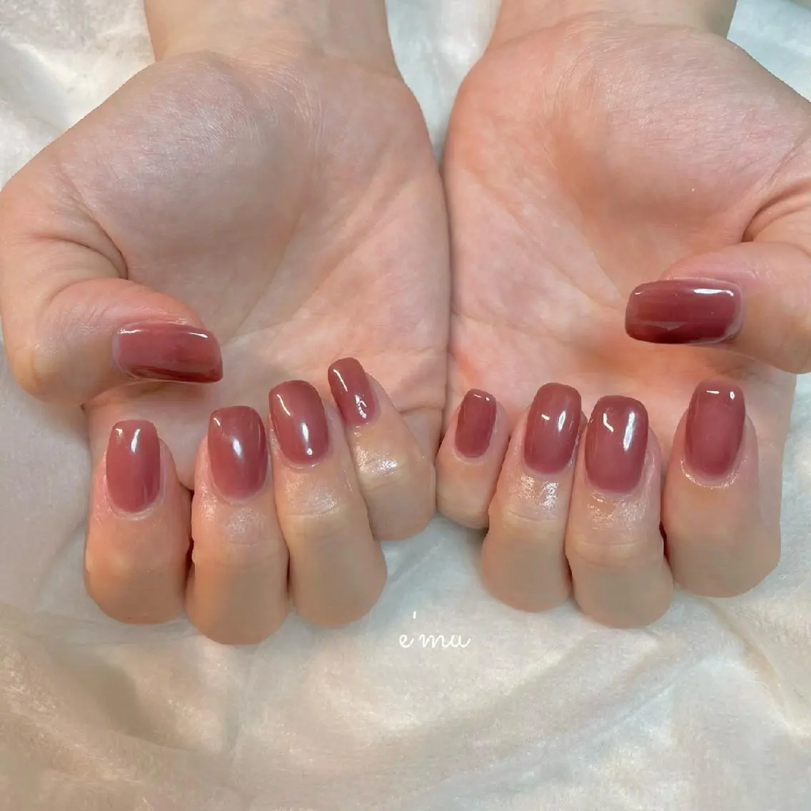 ネイル ワンカラーネイル 赤色 nail salon e'mu💐のネイルデザイン
