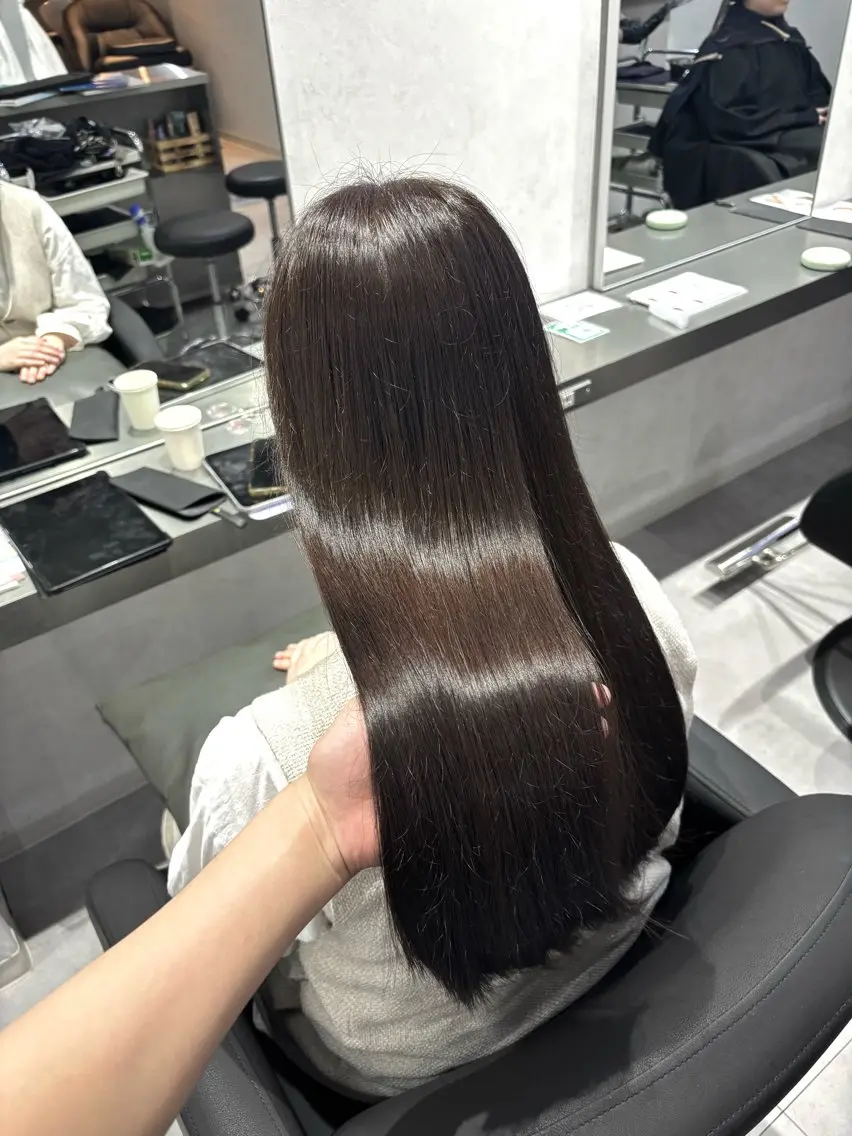 ロング カラー ブリーチ ダブルカラー ブリーチなしカラー カット ヘアカラー トリートメント 透明感/暖色カラー くるみのヘアスタイル