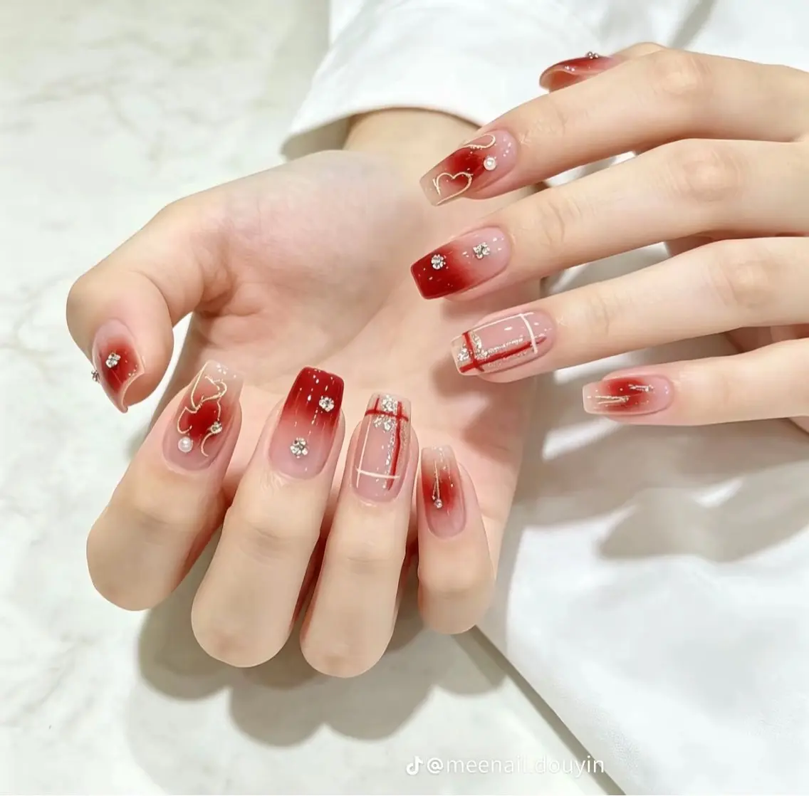 ネイル 韓国ネイル マグネットネイル 持ち込み ハンドネイル Dyo Nail_Royalのネイルデザイン
