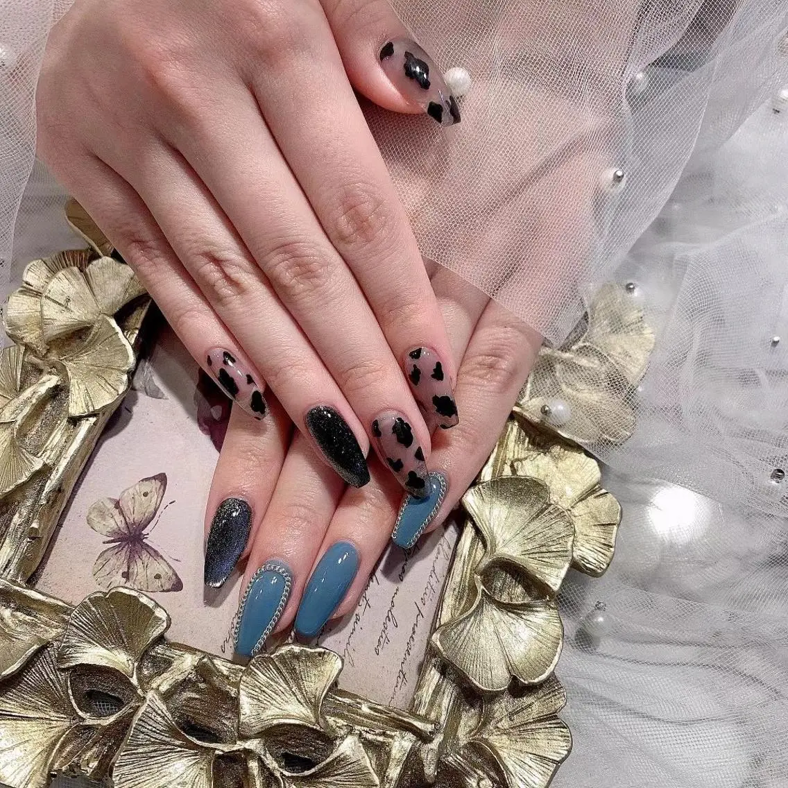 ネイル アニマル柄 ブルー Babarla nailのネイルデザイン