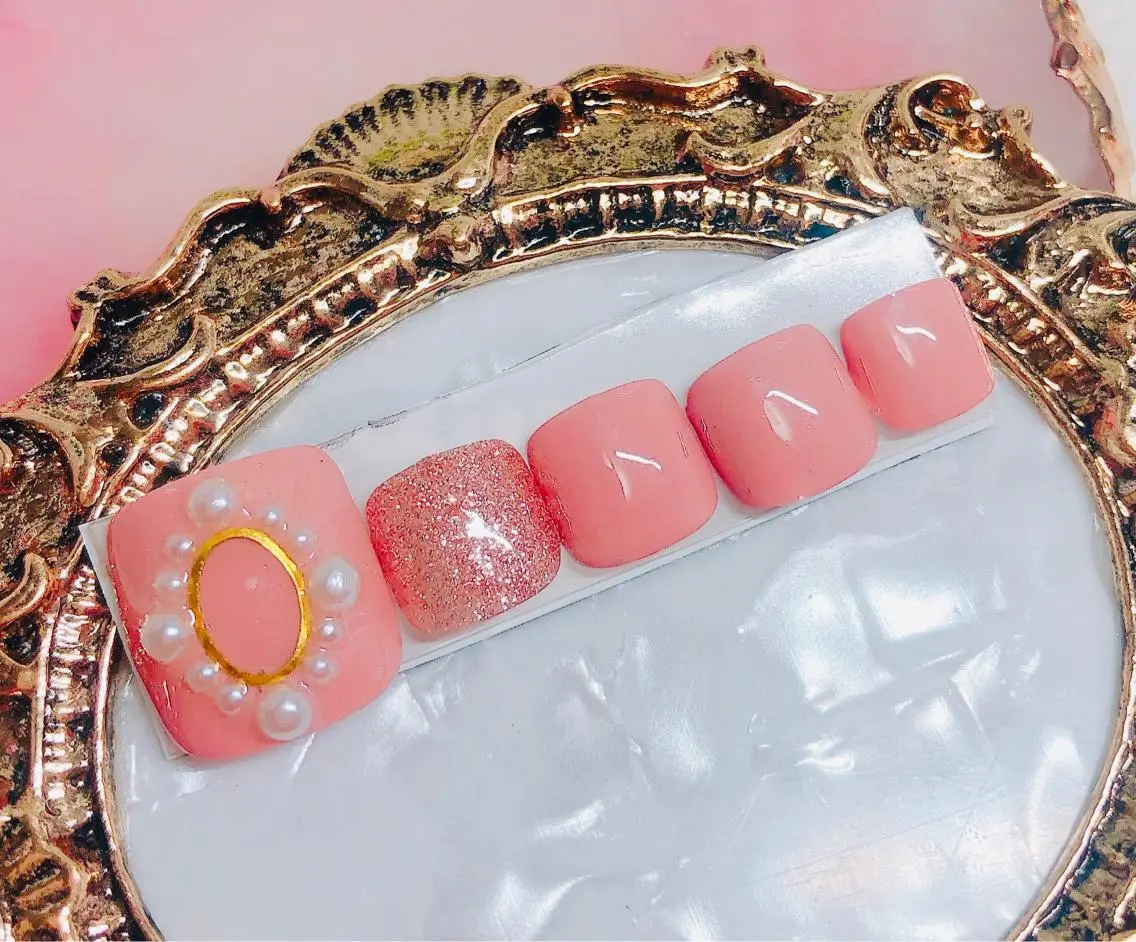 ネイル フットネイル フットネイル CROWN プライベートサロンのネイルデザイン