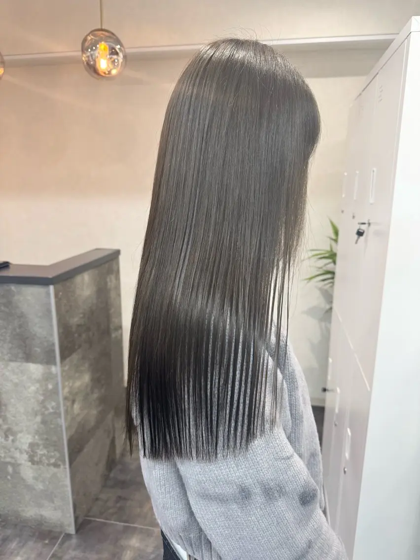ロング カラー カット ヘアカラー トリートメント M IIのヘアスタイル