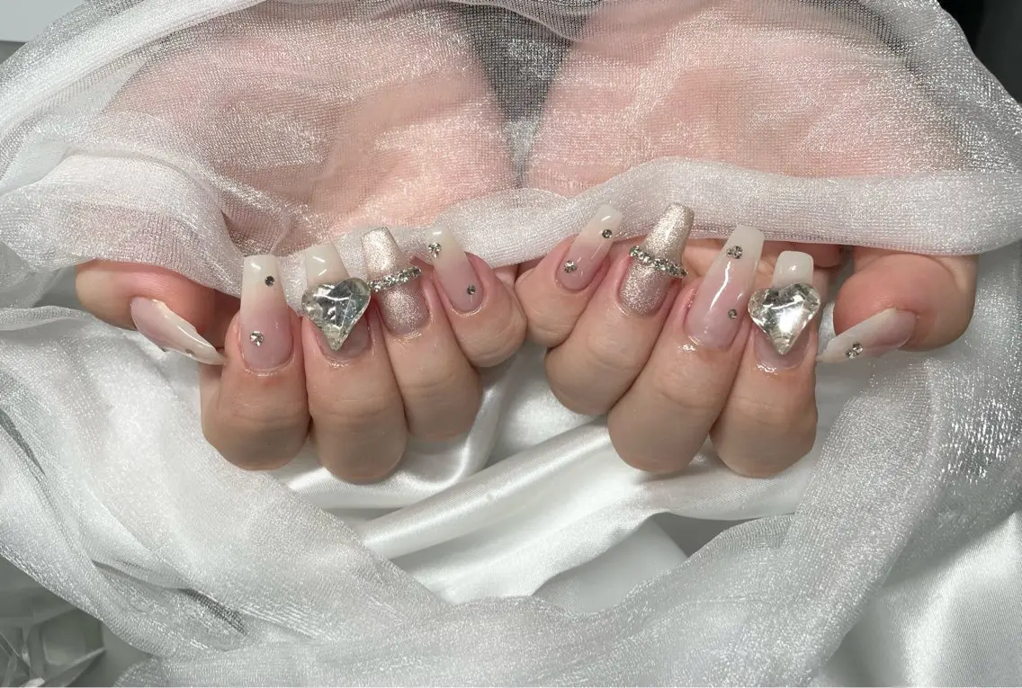 ネイル ハンドネイル Roi〈ロワ〉 Minakoのネイルデザイン