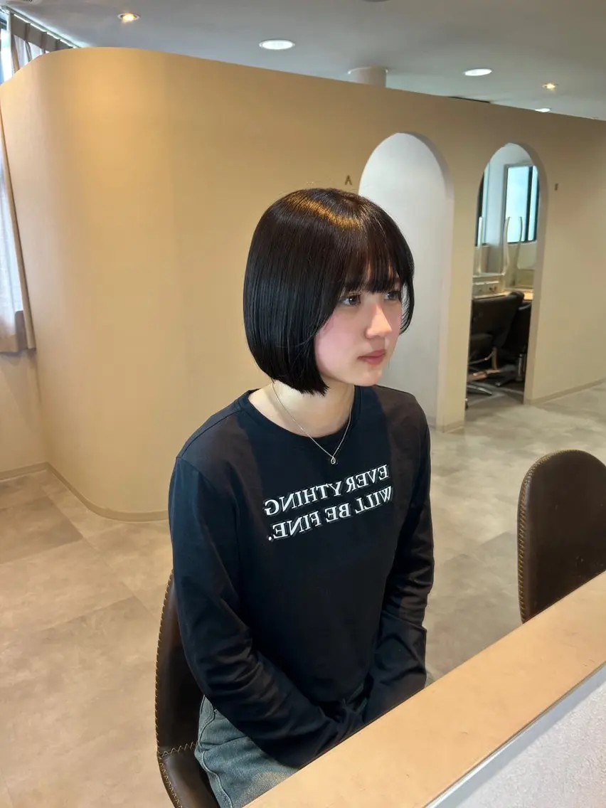 ショート カラー 神谷 凪のヘアスタイル