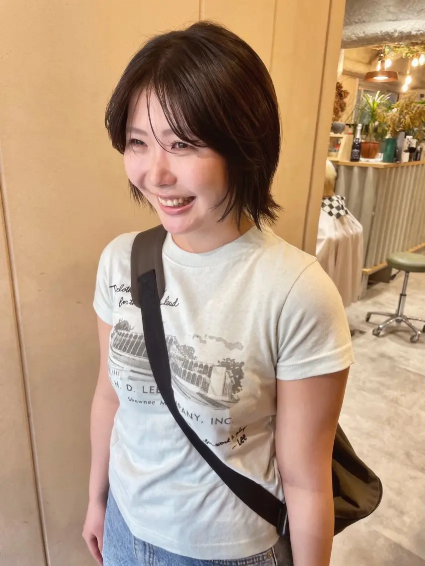 ショート ボブ カット 透明感カラー 🦋AYAのヘアスタイル