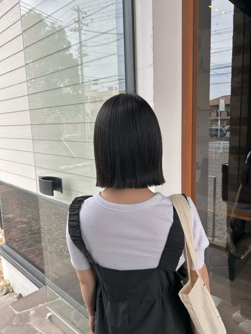 ミディアム ボブ カット 村松 麻菜のヘアスタイル