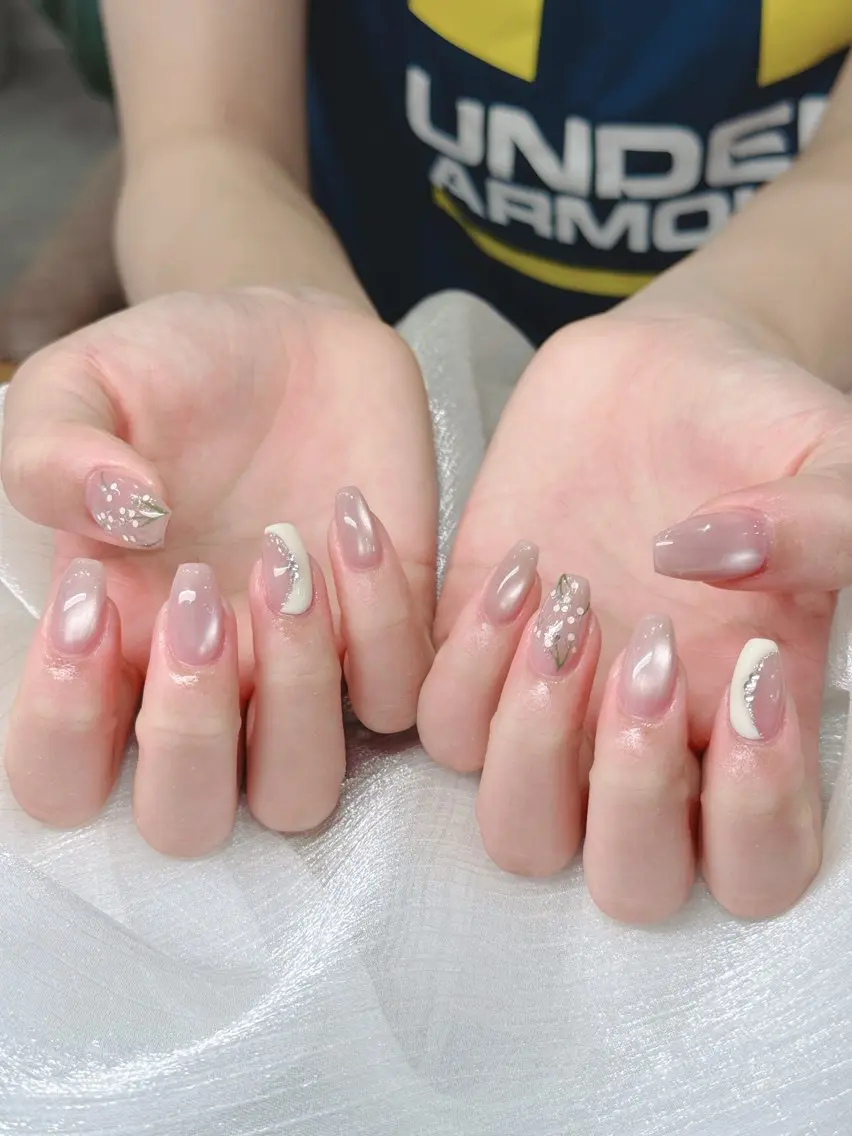 ネイル フレンチネイル グラデーション 韓国ネイル マグネットネイル ミラーネイル ハンドネイル ハンドケア HANA NAIL ROOMのネイルデザイン