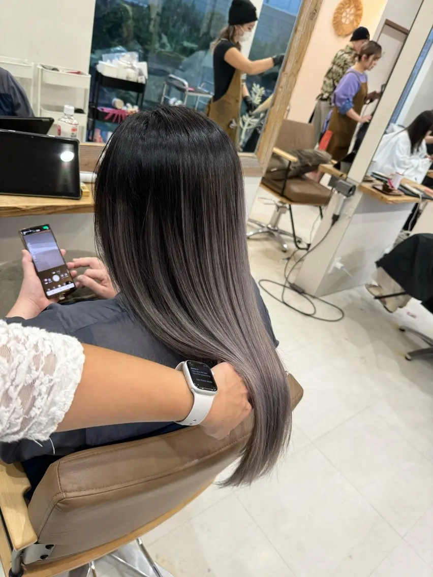 ロング ヘアカラー 鈴木 妃帆未のヘアスタイル