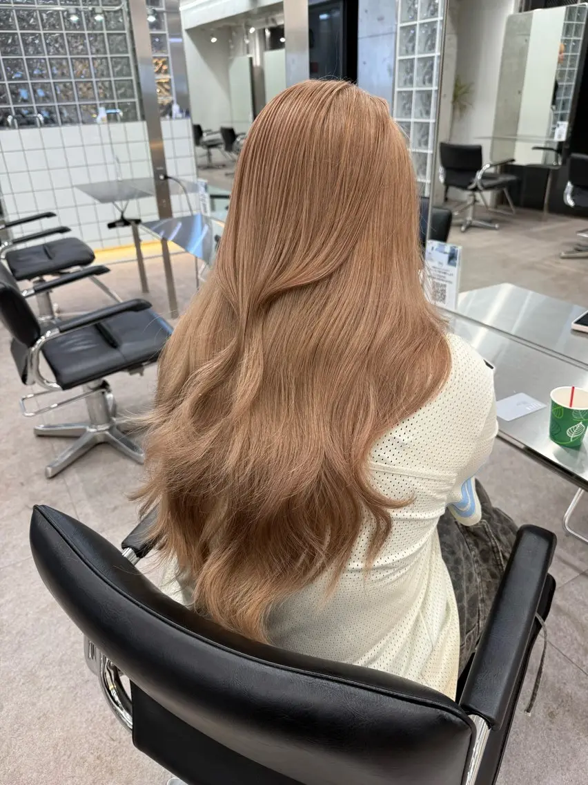 ロング カラー ベージュカラー ミルクティーベージュ カット ヘアカラー 原宿ブリーチカラー /三村克彦のヘアスタイル