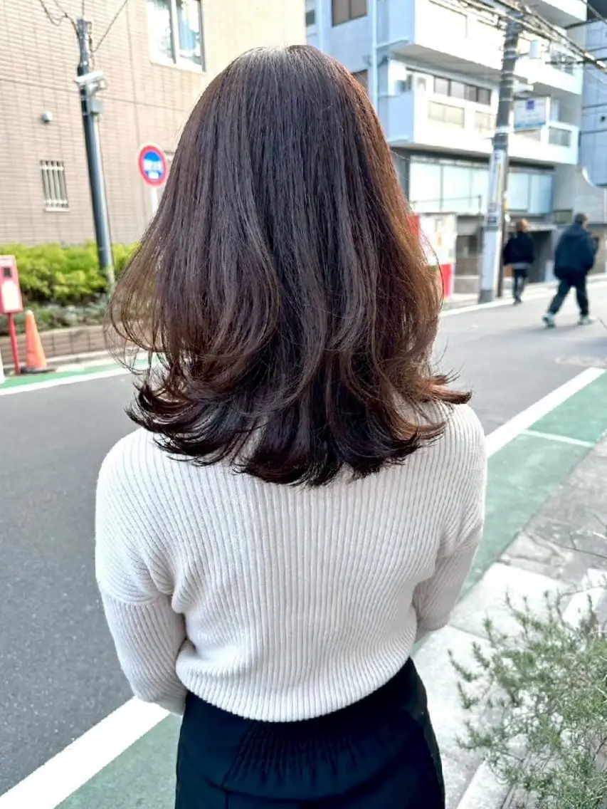 ミディアム 井上 日菜子のヘアスタイル