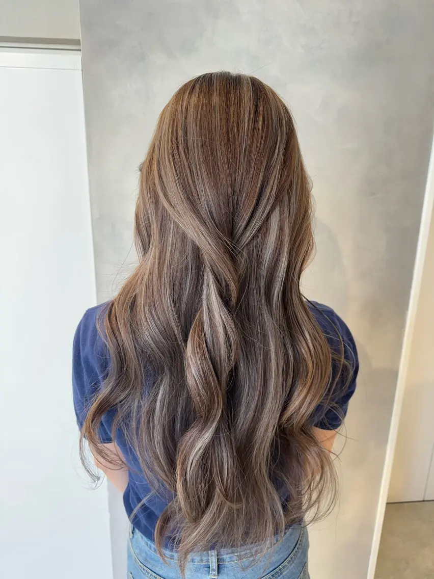 カラー ハイライトカラー ヘアカラー トリートメント 透明感カラー✨艶髪 制作🌱山根あゆみのヘアスタイル