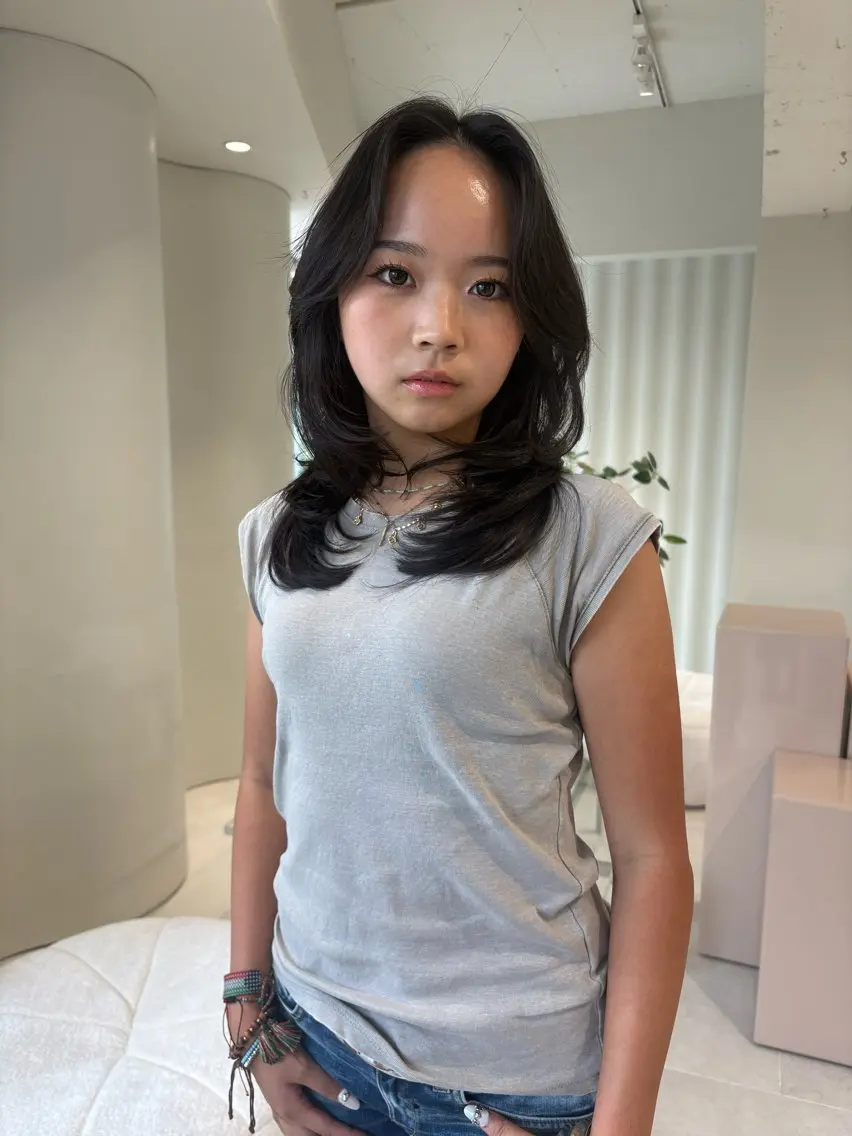 ミディアム カラー レイヤーカット カット 海外レイヤー /NAGISAのヘアスタイル
