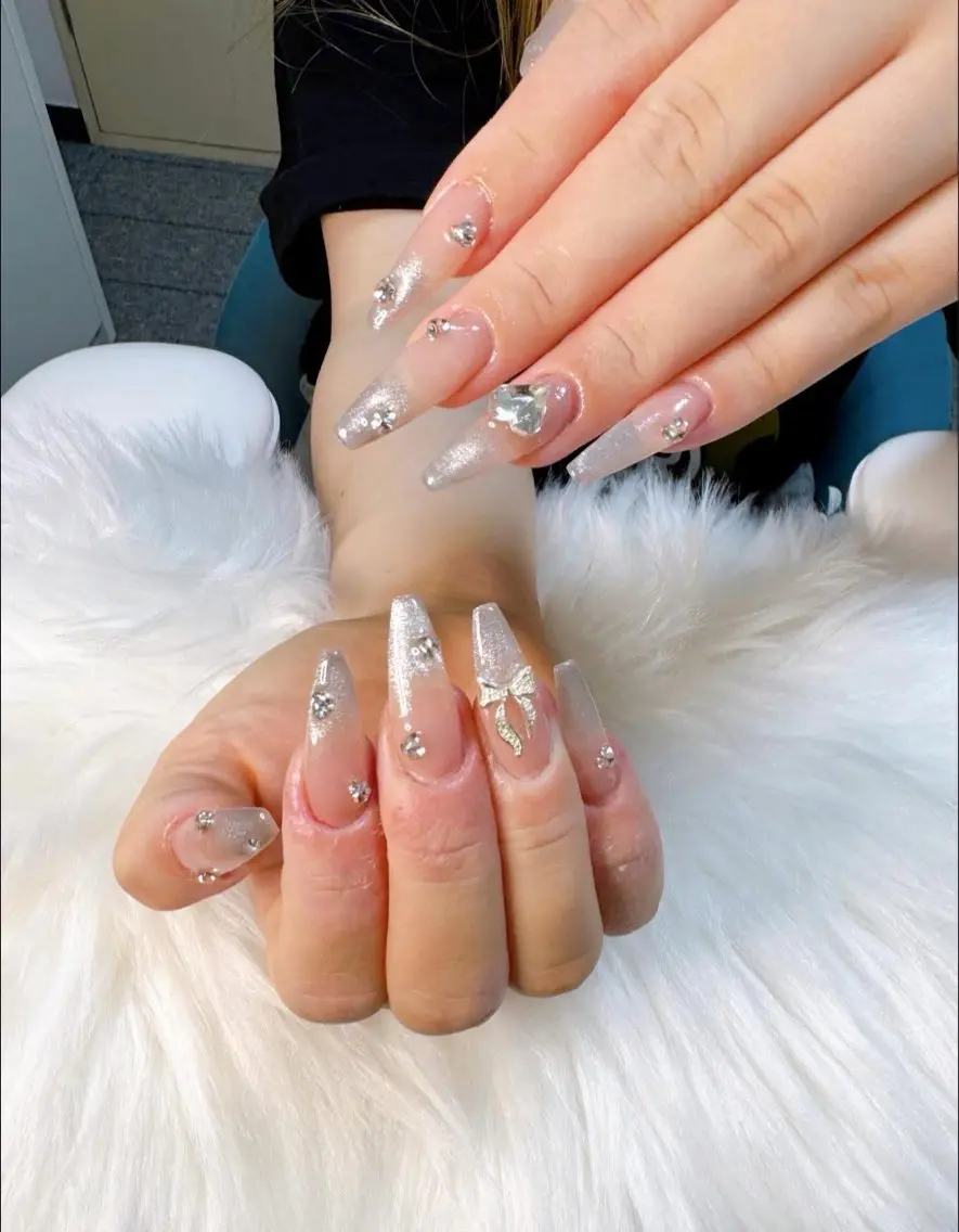 ネイル 長さ出し フットネイル フレンチネイル グラデーション 韓国ネイル Lee _nailのネイルデザイン