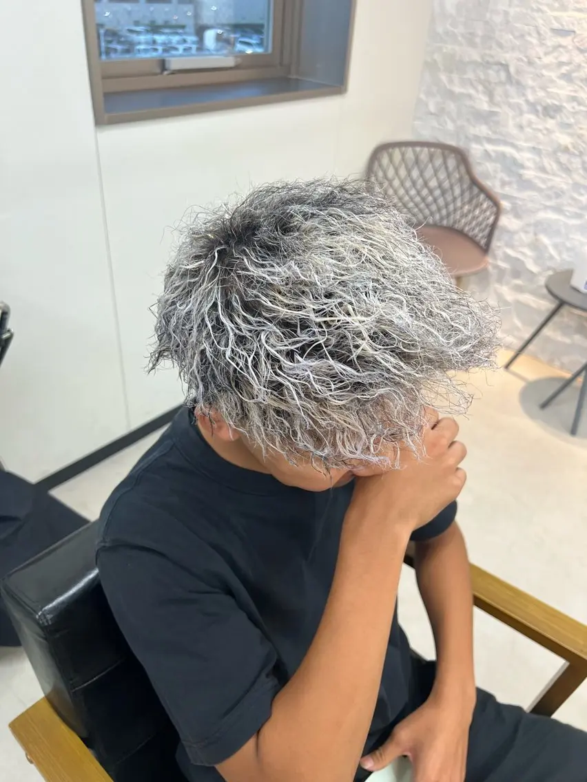 カラー パーマ メンズ メンズメッシュ メッシュ カット パーマ ALEAP himekaのヘアスタイル