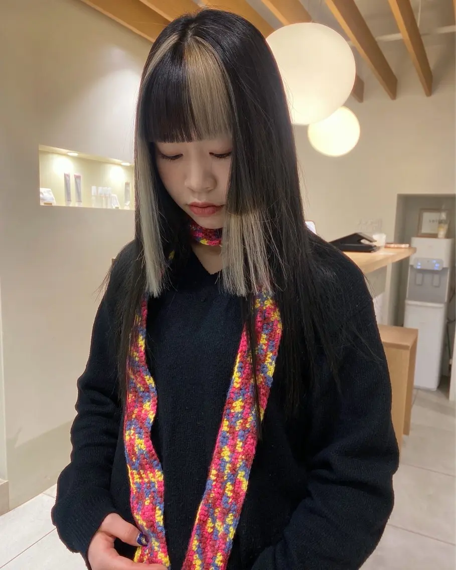 セミロング カラー デザインカラー 似合わせカットカラー りおなのヘアスタイル