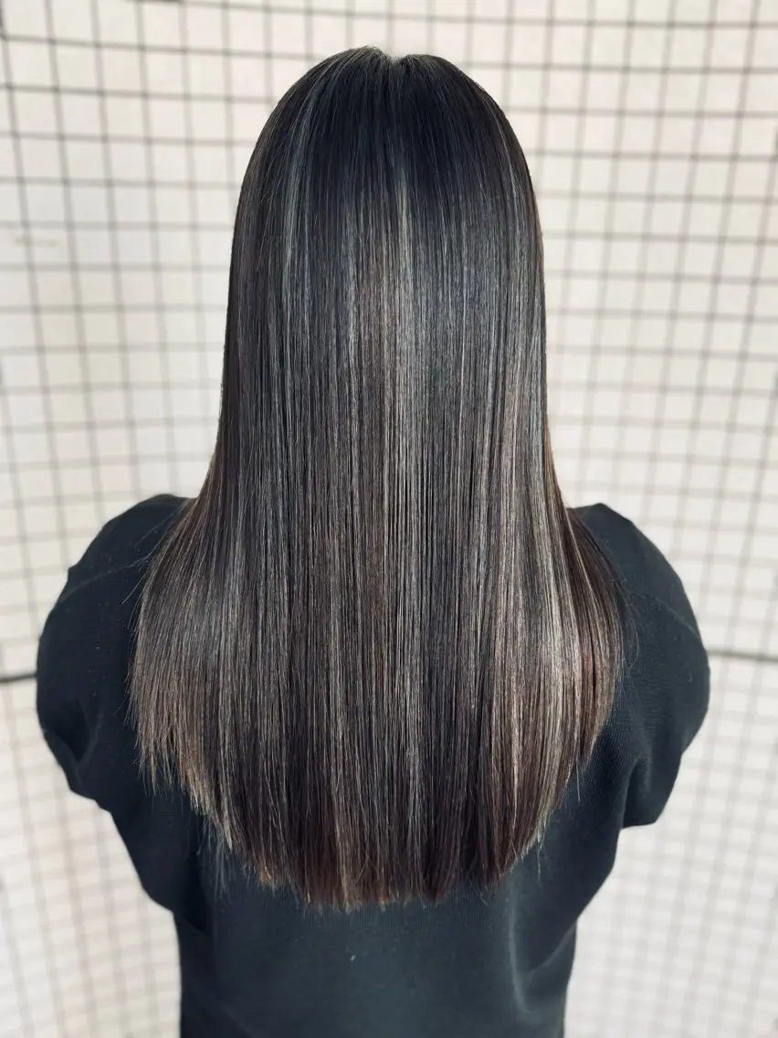 セミロング ハイライト 飯富 信二のヘアスタイル