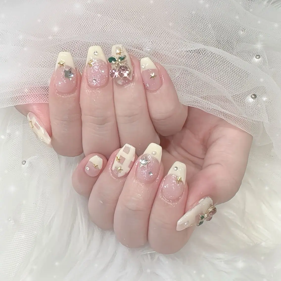 ネイル 長さ出し グラデーション 卒業式 キラキラネイル マグネットネイル Lee Nailsのネイルデザイン
