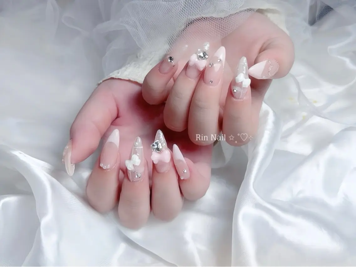 ネイル アートネイル チークネイル ジェルネイル ロングネイル マグネットネイル ハンドネイル Rin Nail 新大久保店のネイルデザイン