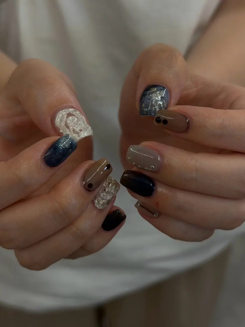 ネイル ジェルネイル レース マグネットネイル ネイビー ニュアンスネイル ハンドネイル ハンドケア Bana_ Nailのネイルデザイン