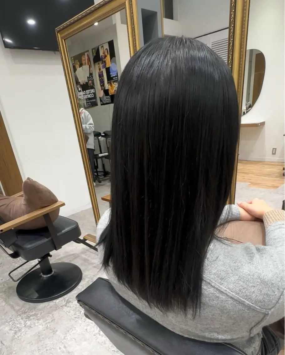 ミディアム ヘアカラー 透明感イルミナカラー ／寒色/MOMOKAのヘアスタイル