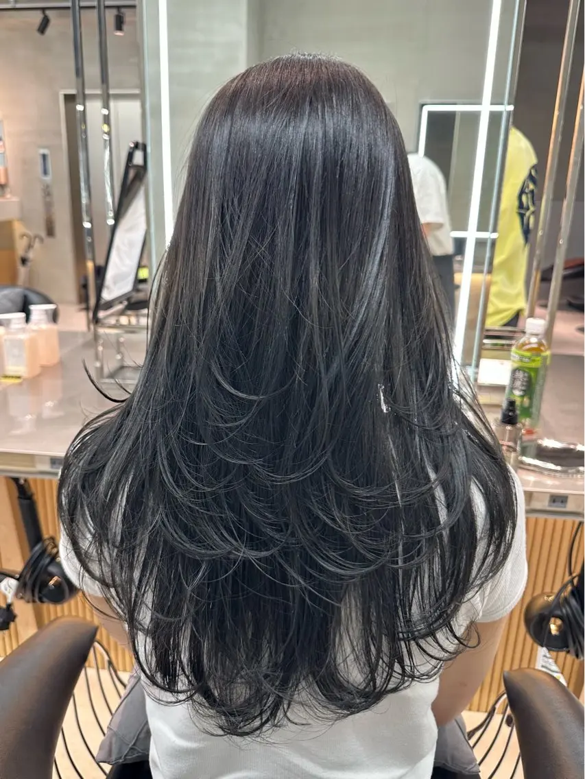 ロング カット ヘアカラー 縮毛矯正 トリートメント ✨髪質改善特化✨副 店長椎葉信乃介のヘアスタイル