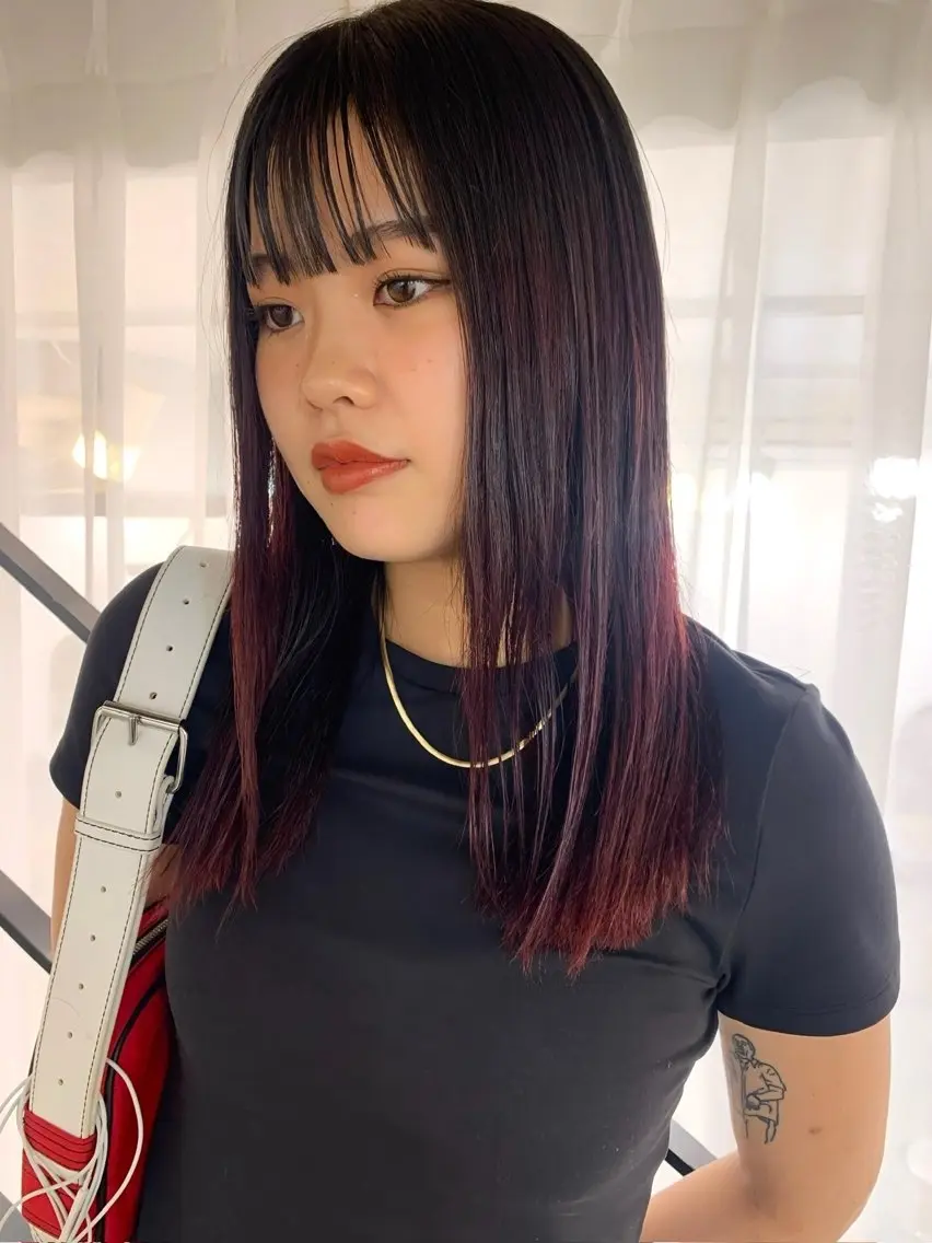 ロング カラー グラデーションカラー カット ヘアカラー トリートメント オカモト ハルカのヘアスタイル