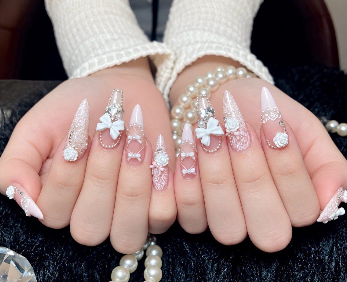 ネイル アートネイル ボルドー フレンチネイル ジェルネイル 氷ネイル・うるうるネイル ハンドネイル Julie NailSalonのネイルデザイン