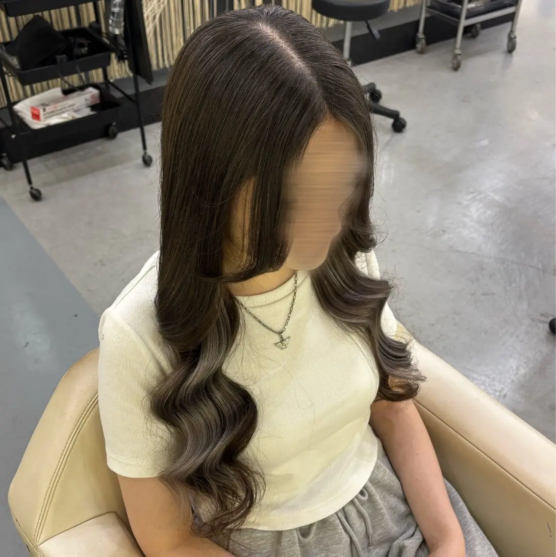 エクステ ハイトーン YONIのヘアスタイル