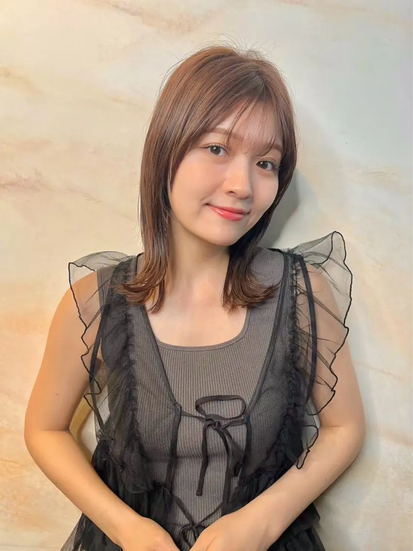 セミロング くせ毛 カット 縮毛矯正 トリートメント 片柳 美友季のヘアスタイル