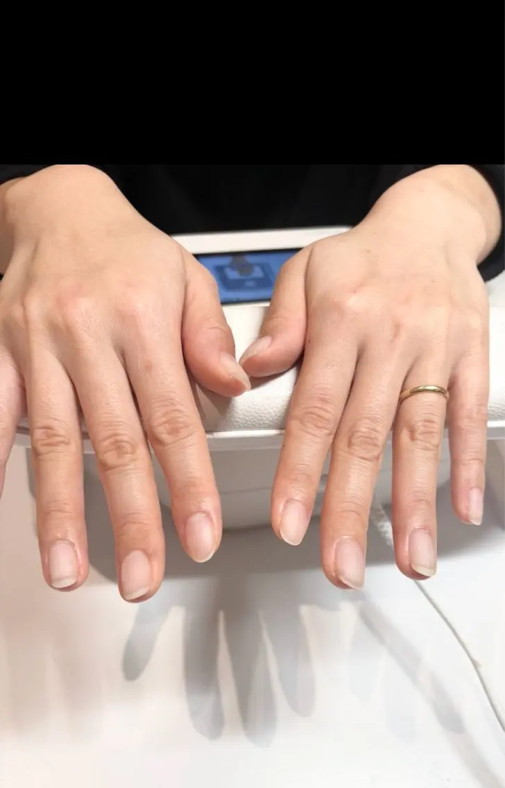 自爪風ネイル　💅　ケア込み✨　ネイルができない方　少しだけネイルを外さない方向けの写真