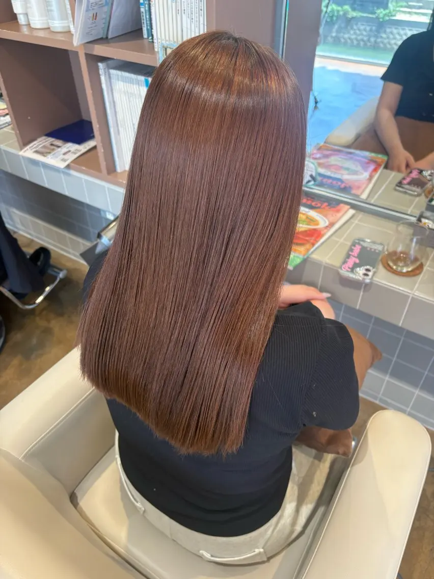 セミロング 縮毛矯正 秋吉 結愛のヘアスタイル