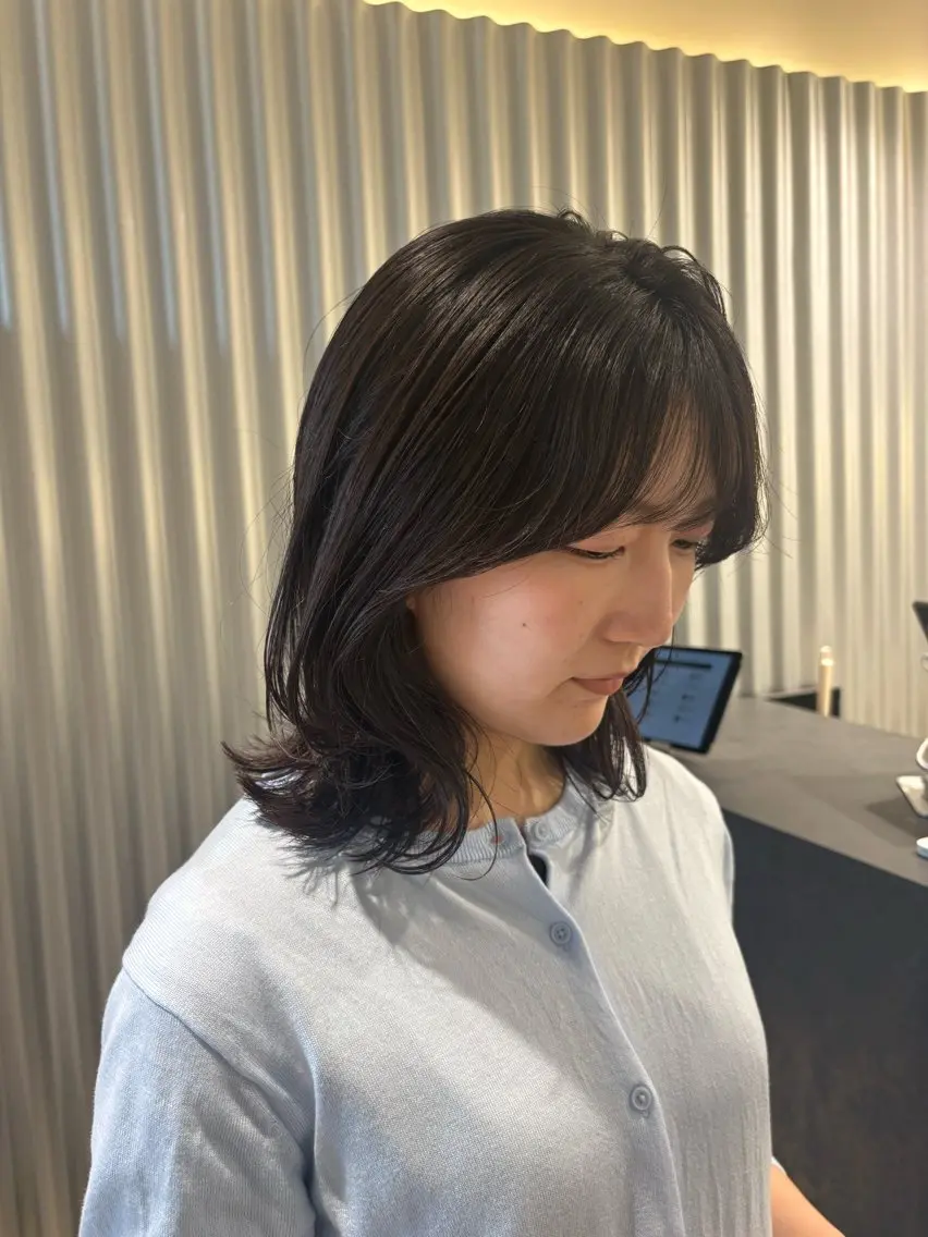 ミディアム カラー パーマ ヘアアレンジ ミディアムレイヤー レイヤーカット カット ヘアカラー トリートメント ヘッドスパ ヘアセット 押切 響　のヘアスタイル